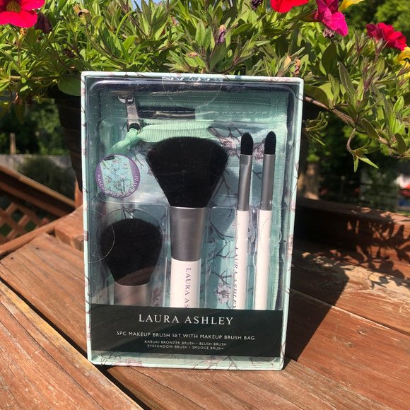 Laura Ashley Makeup Laura Ashley Makeup Brush Set With Makeup Brush